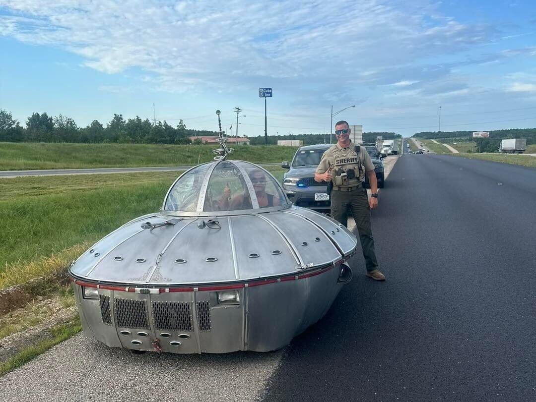 The 'UFO' vehicle pulled over by cops in Missouri. (Crawford County Sheriff's Office/TMX via SWNS)Crawford County Sheriff's Office/TMX SWNS